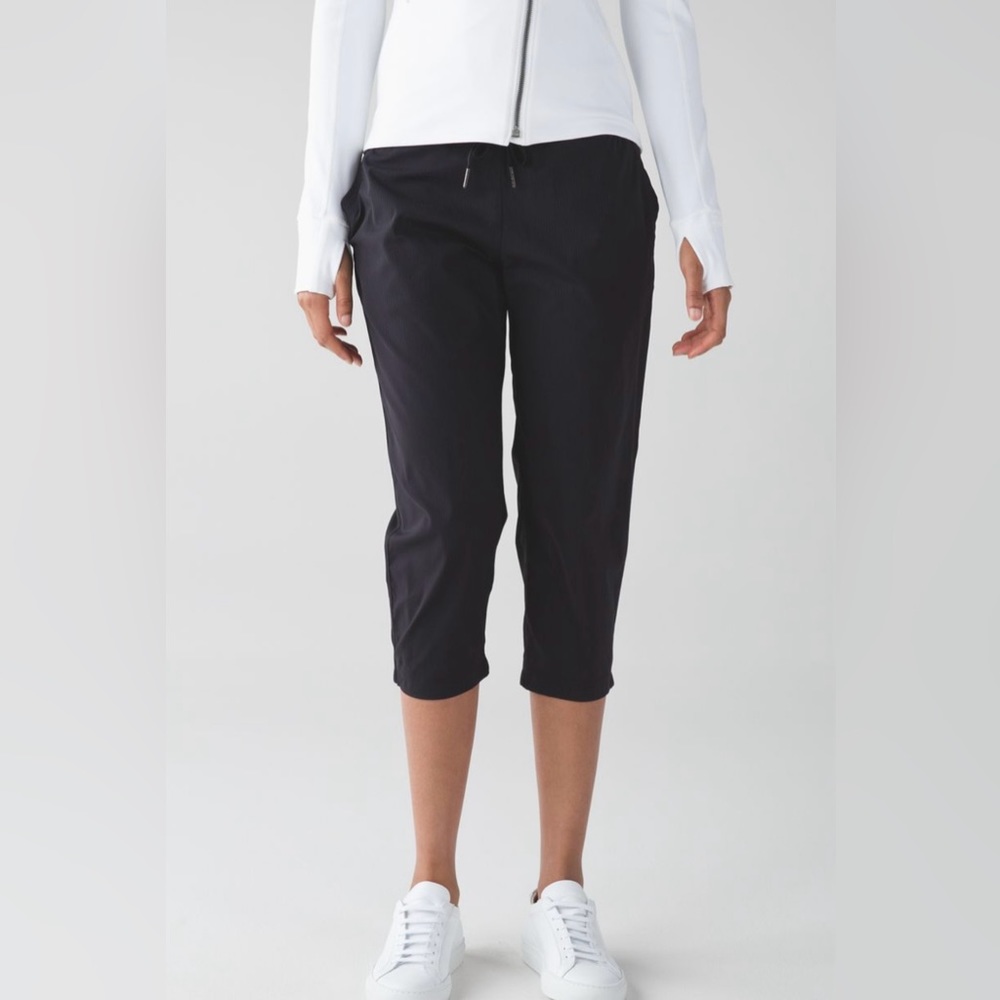 Lululemon Dance Studio Crop II size 4